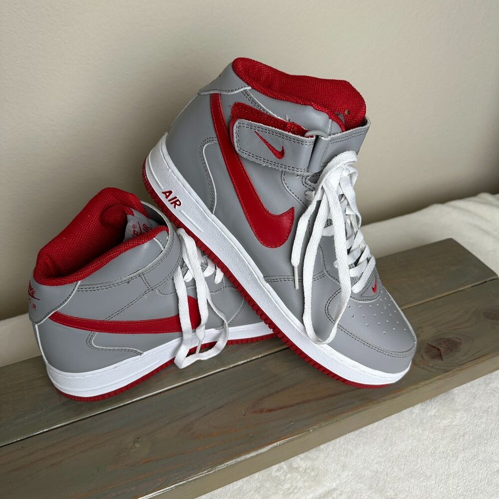 Nike LE Team Red & Gray High Top Sneakers – Men’s 10.5 (2005 OG)